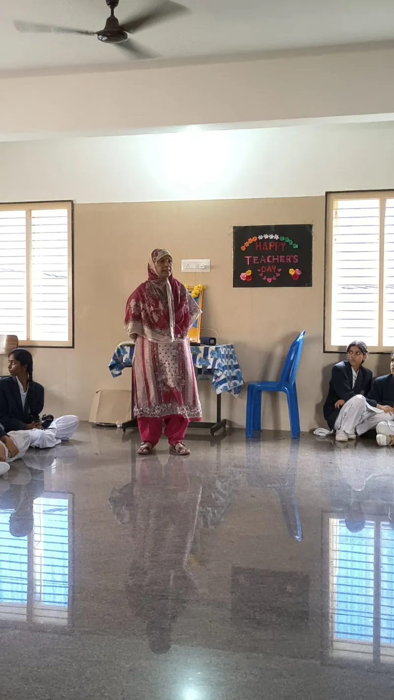 Cambridge English School - Campus Activity 13